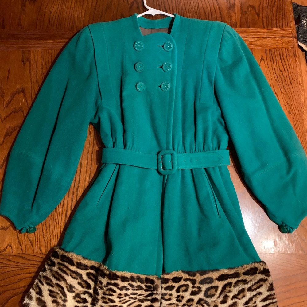 Vintage 1940’s green wool and fur trim coat